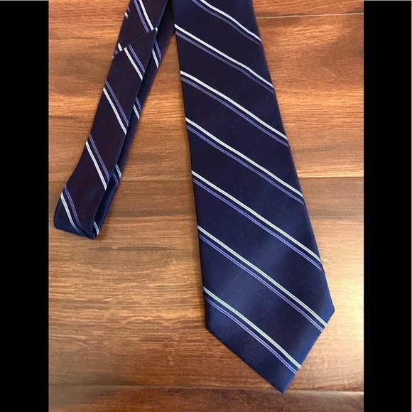 🌿SALE🌿Like New Dressy JONES New York Navy Blue 100% Silk Striped Necktie - Picture 6 of 10